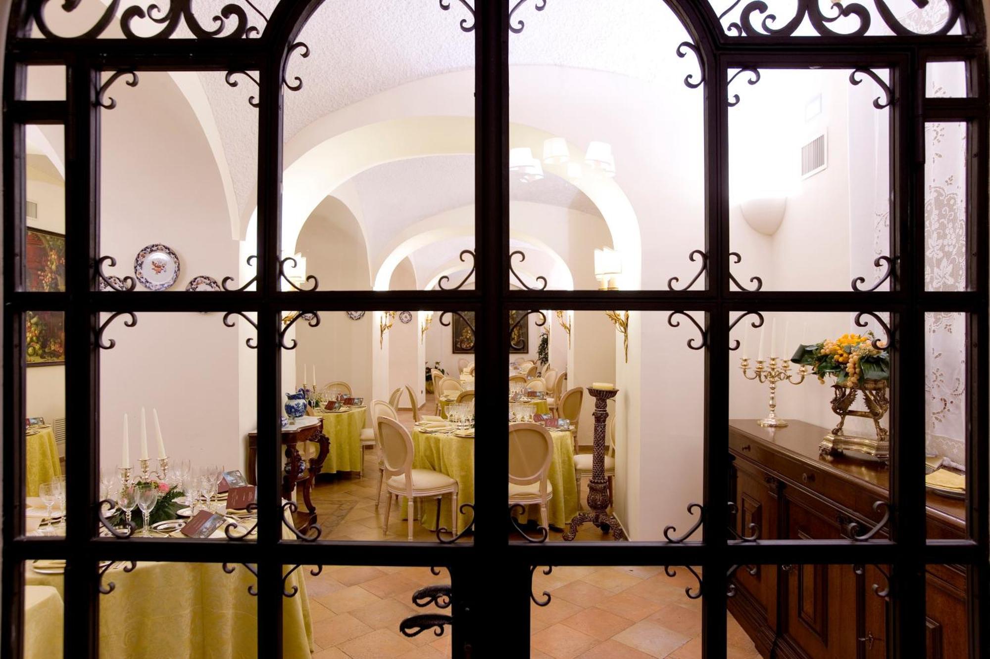 Palazzo Alabardieri Napoli Eksteriør bilde